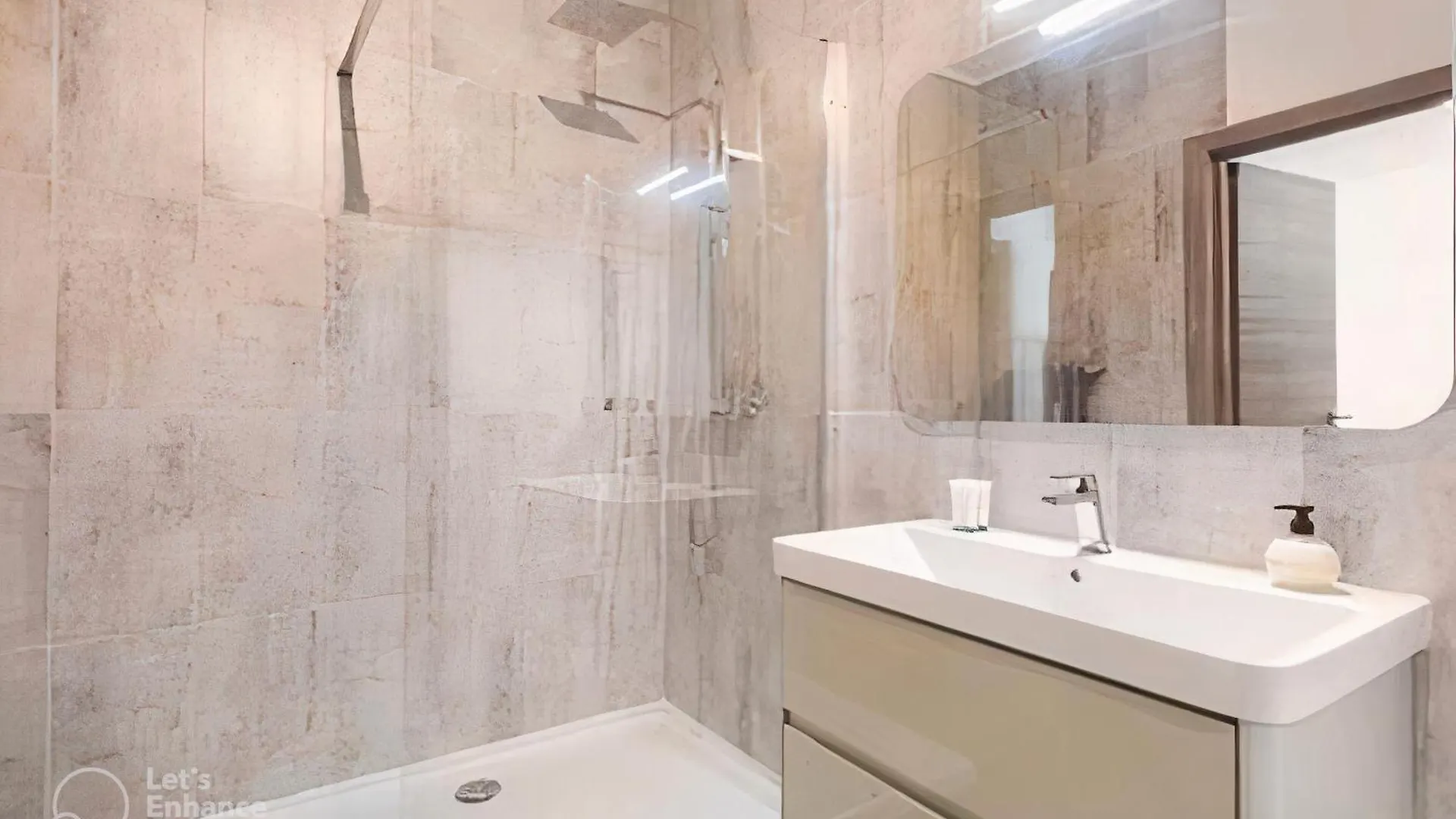 Stay-Cannes 2 Bedroom Cannes Beach & Congress Apartment